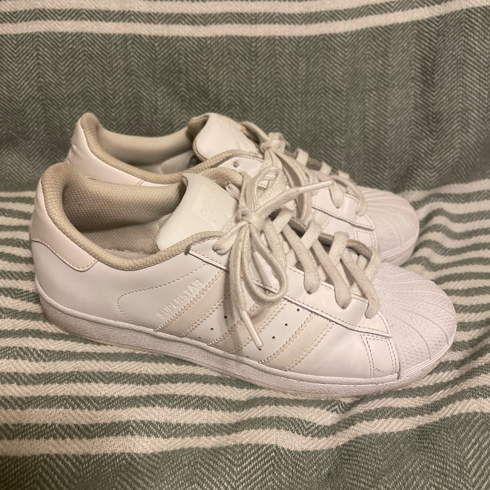 Adidas Superstar White‎ and Off White Low Top Shoes Size 6.5